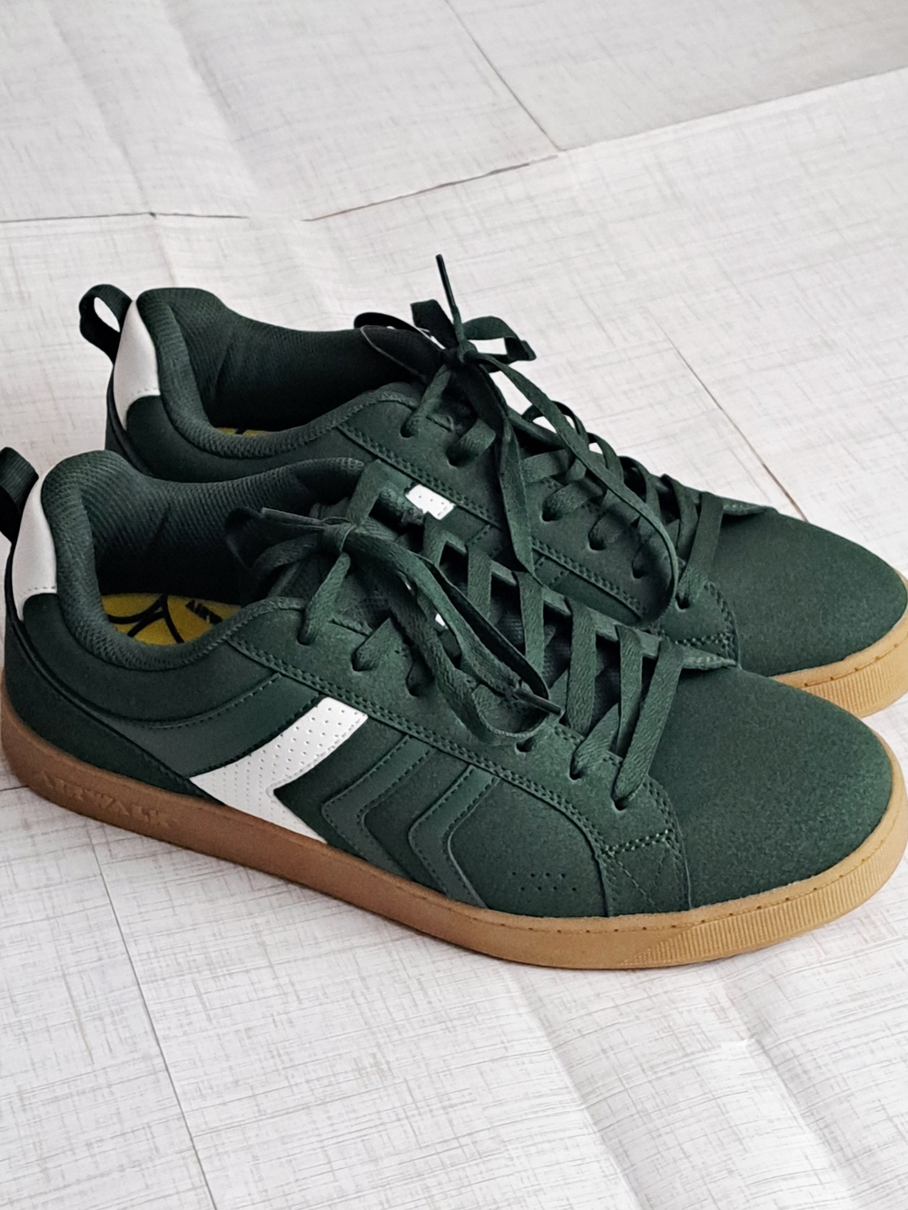 Airwalk Dark Green Low-Top Sneakers with White Stripe and Gum Sole